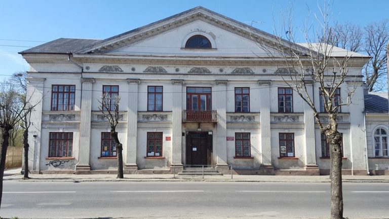 pałac ozorków