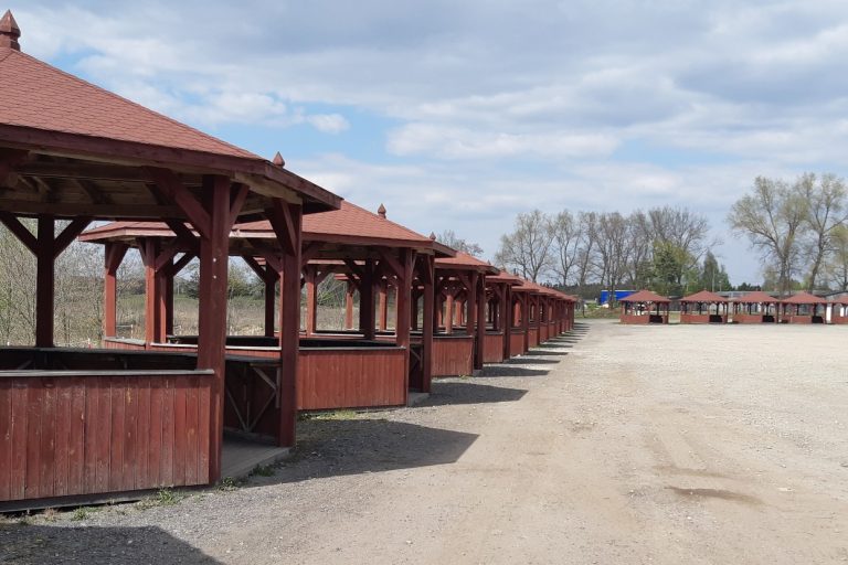 targowisko uniejów