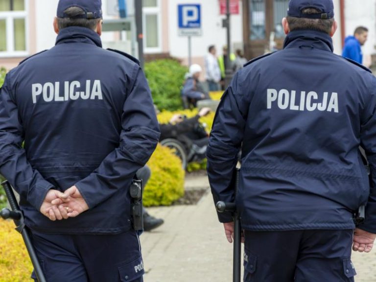 policjanci