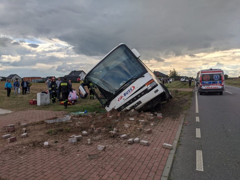 wypadek autobusu