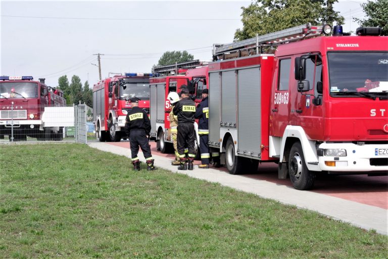 strażacy w szkole