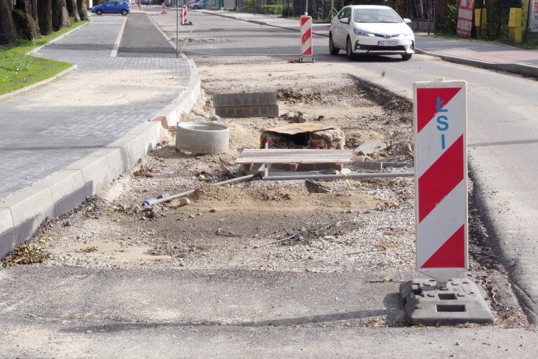 dziury na traugutta