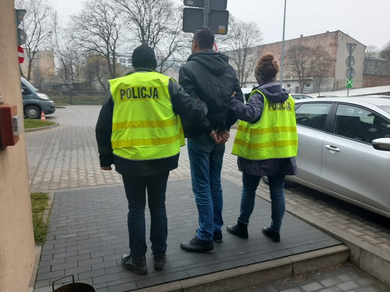 udusił partnerkę