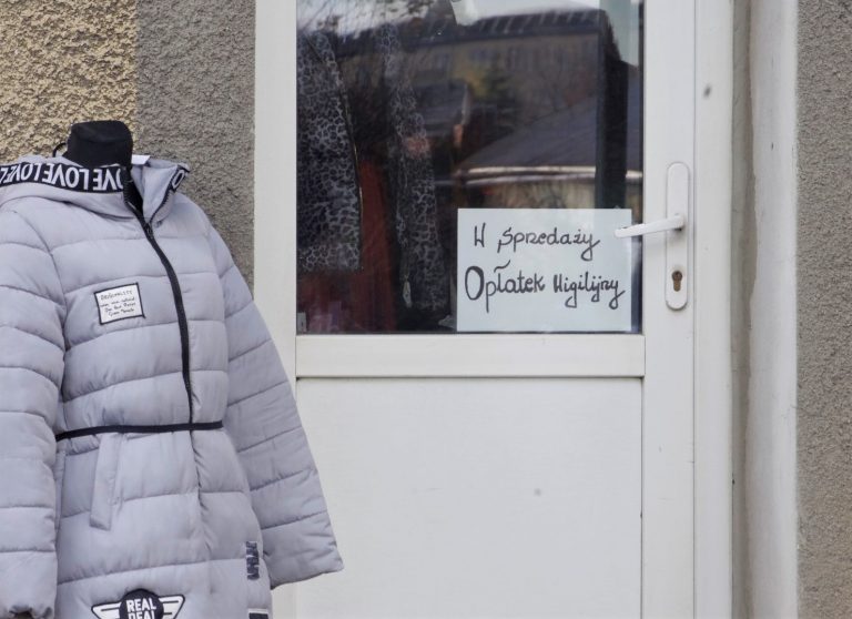 opłatek razem z zabawką