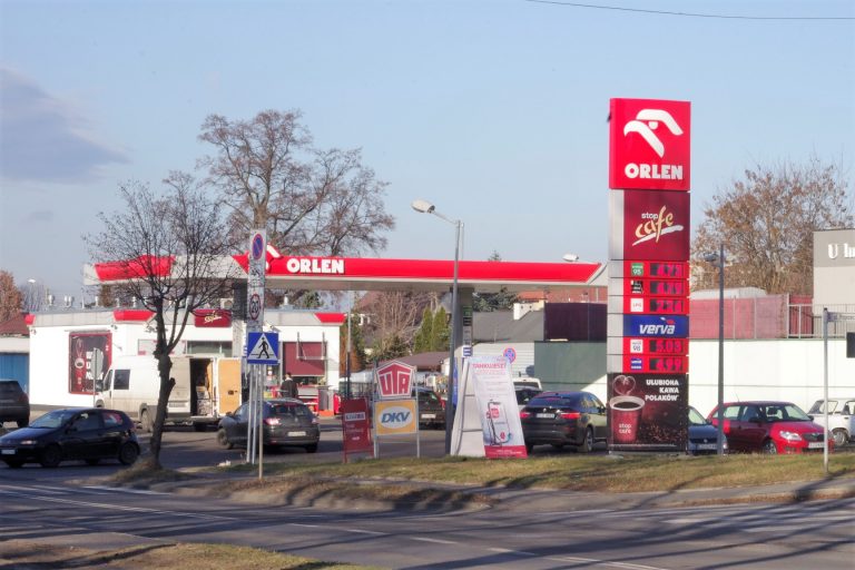 stacja paliw