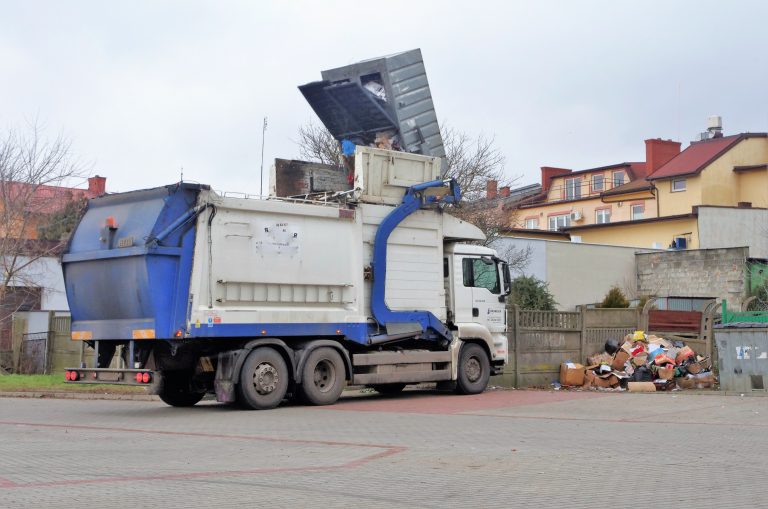 śmieci w poddębicach