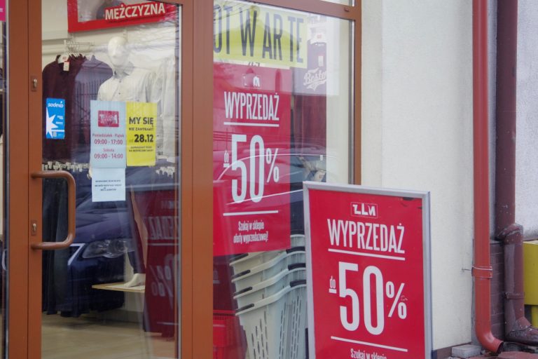 wyprzedaże w poddębicach