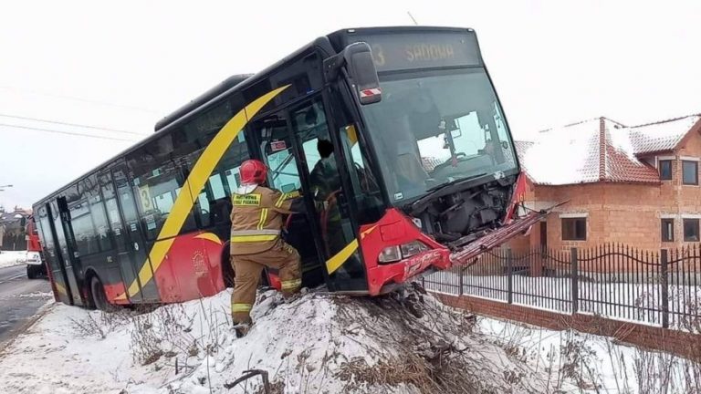 autobus na skarpie