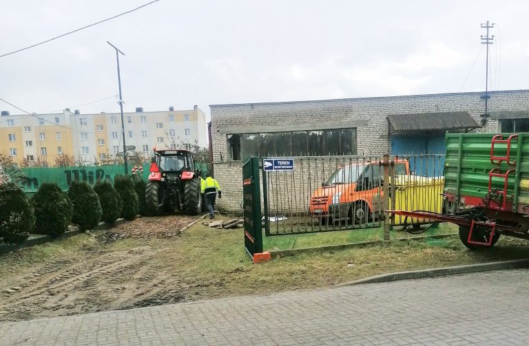rozbiórka na kortach