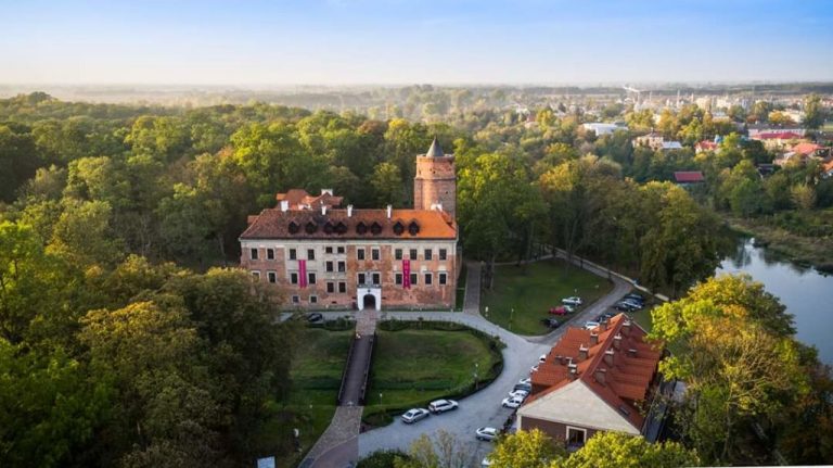 zamek uniejów