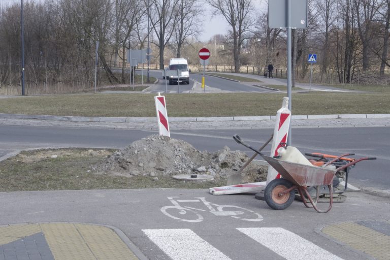 wąskie ronda