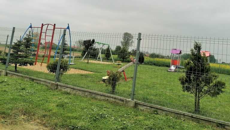 plac zabaw daszyna
