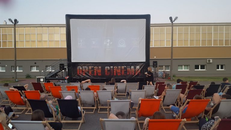 kino pod chmurką