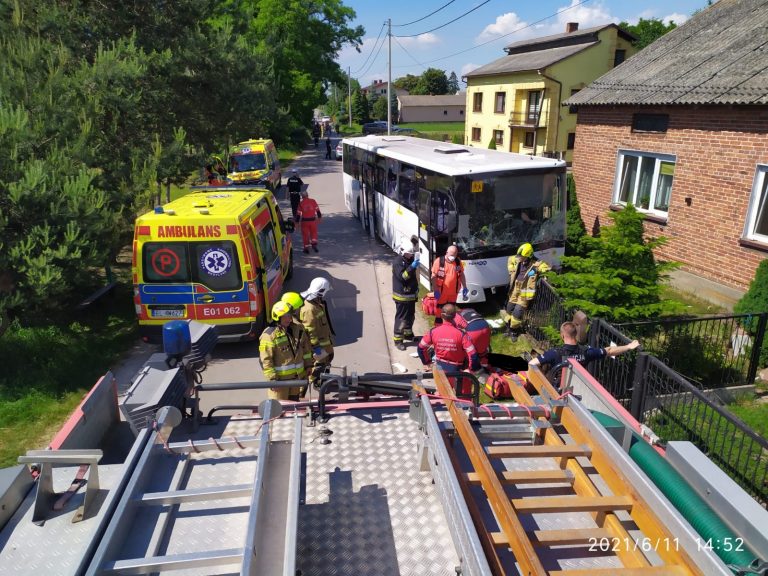 wypadek autobusu