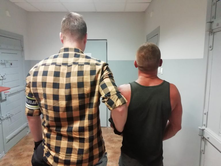 z nożem