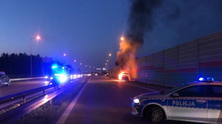 płonące auto
