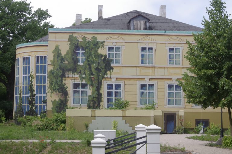 zadzim pałac
