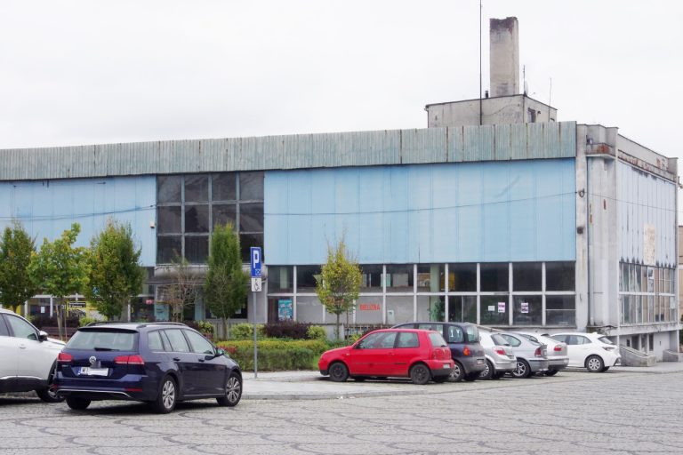 poddębice handlowiec