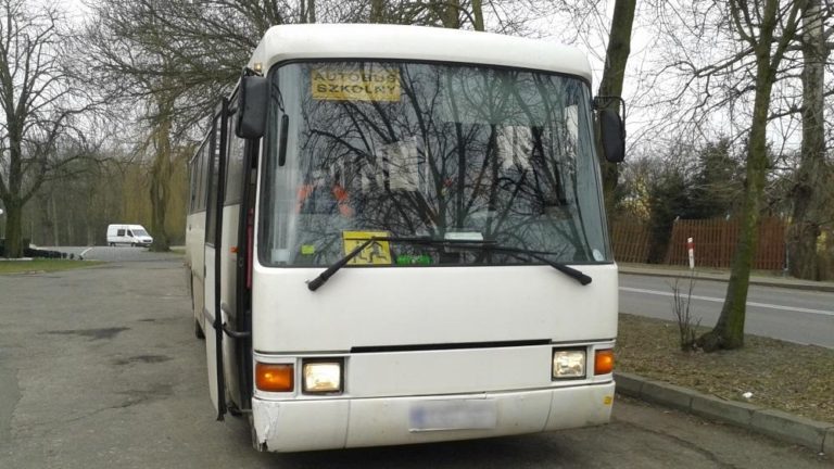 autobus szkolny wypadek