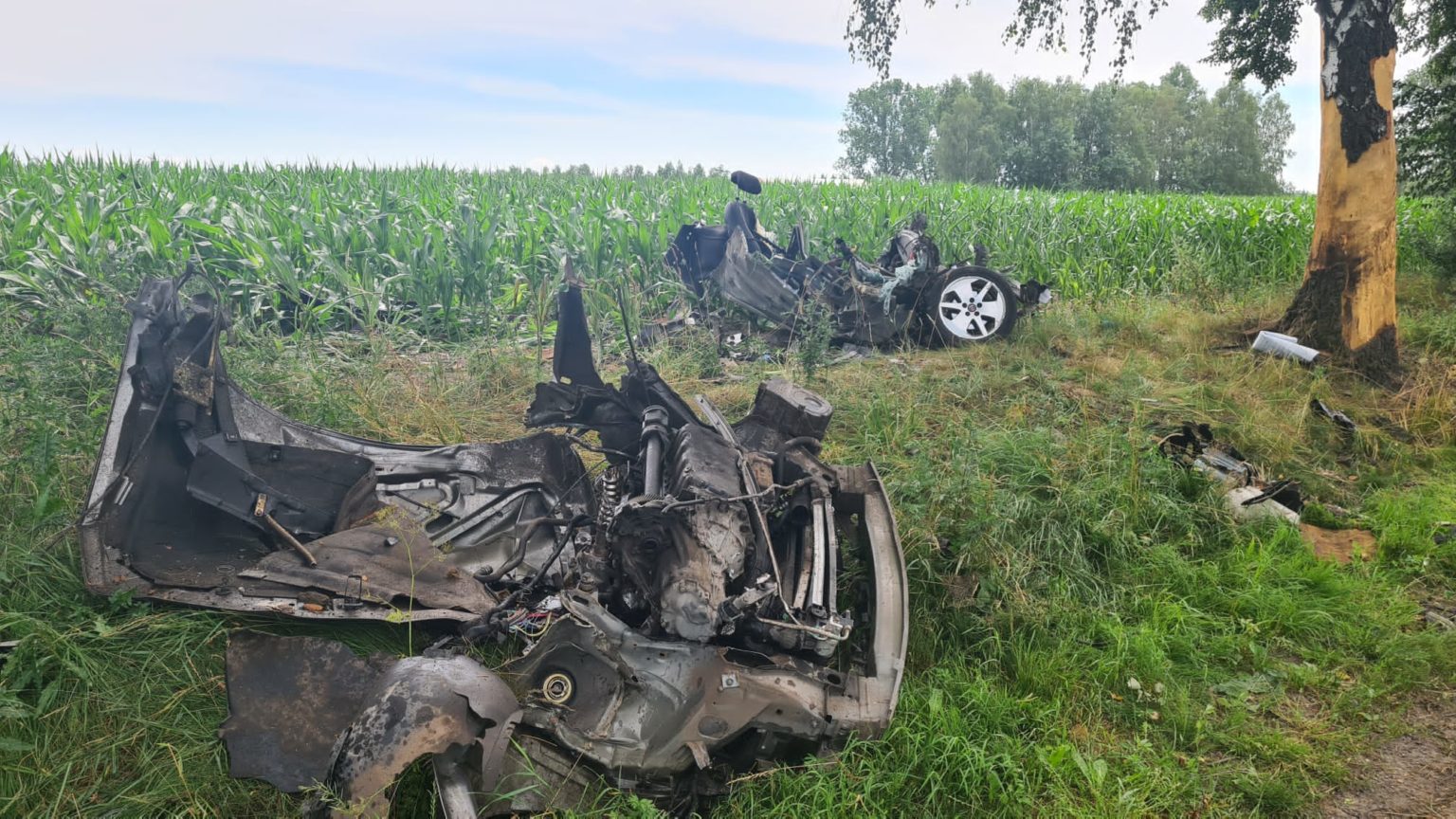 przepołowione auto