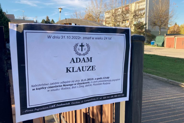 adam klauze pogrzeb