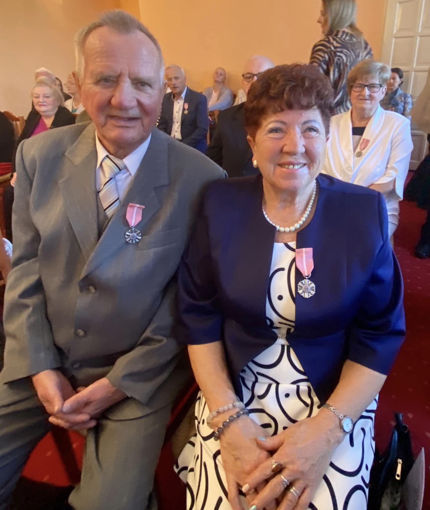 „Złotym parom” medale, dyplomy i kwiaty…