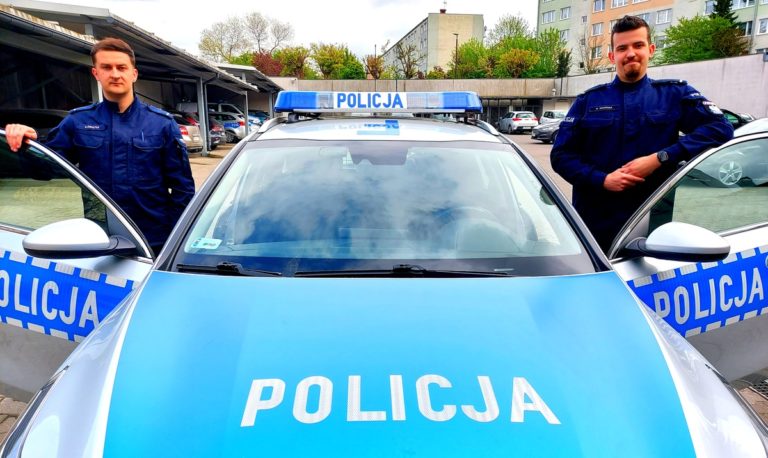 policjanci uratowali