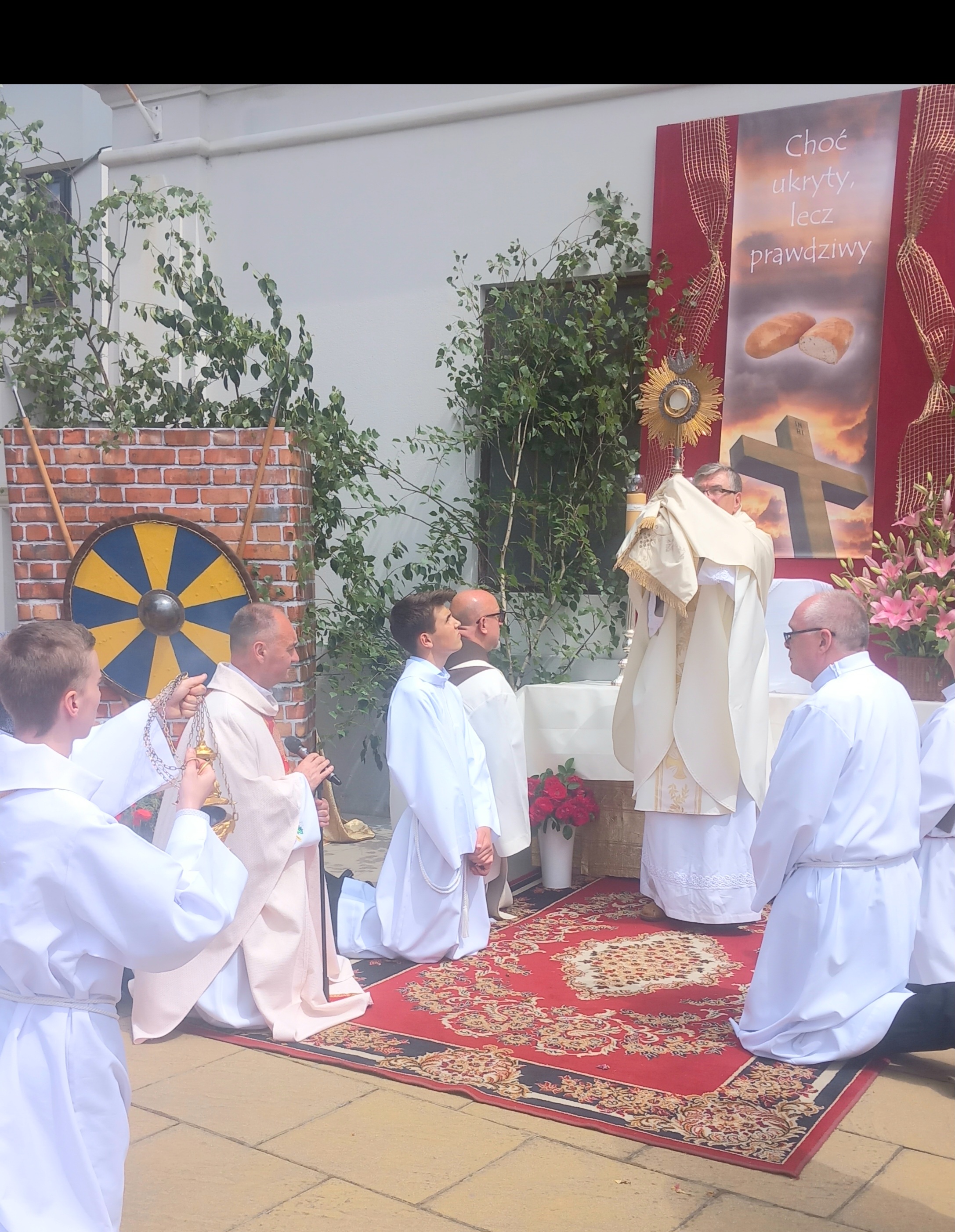 Duchowny mówi w Łęczycy o kryzysie wiary. Jak w tym roku wyglądały uroczystości Bożego Ciała?