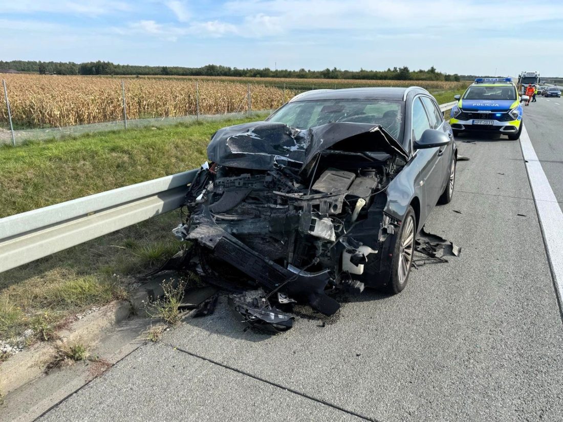 wjechał w auto