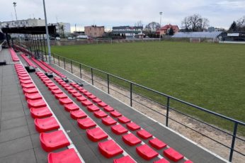 stadion w parzęczewie