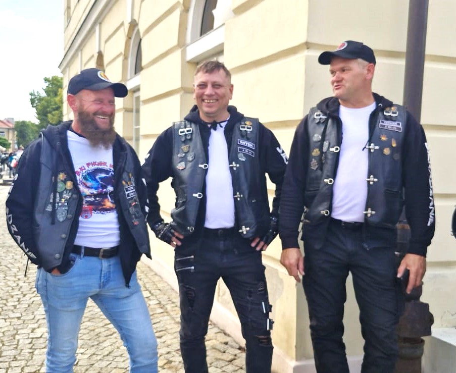 motocykliścii