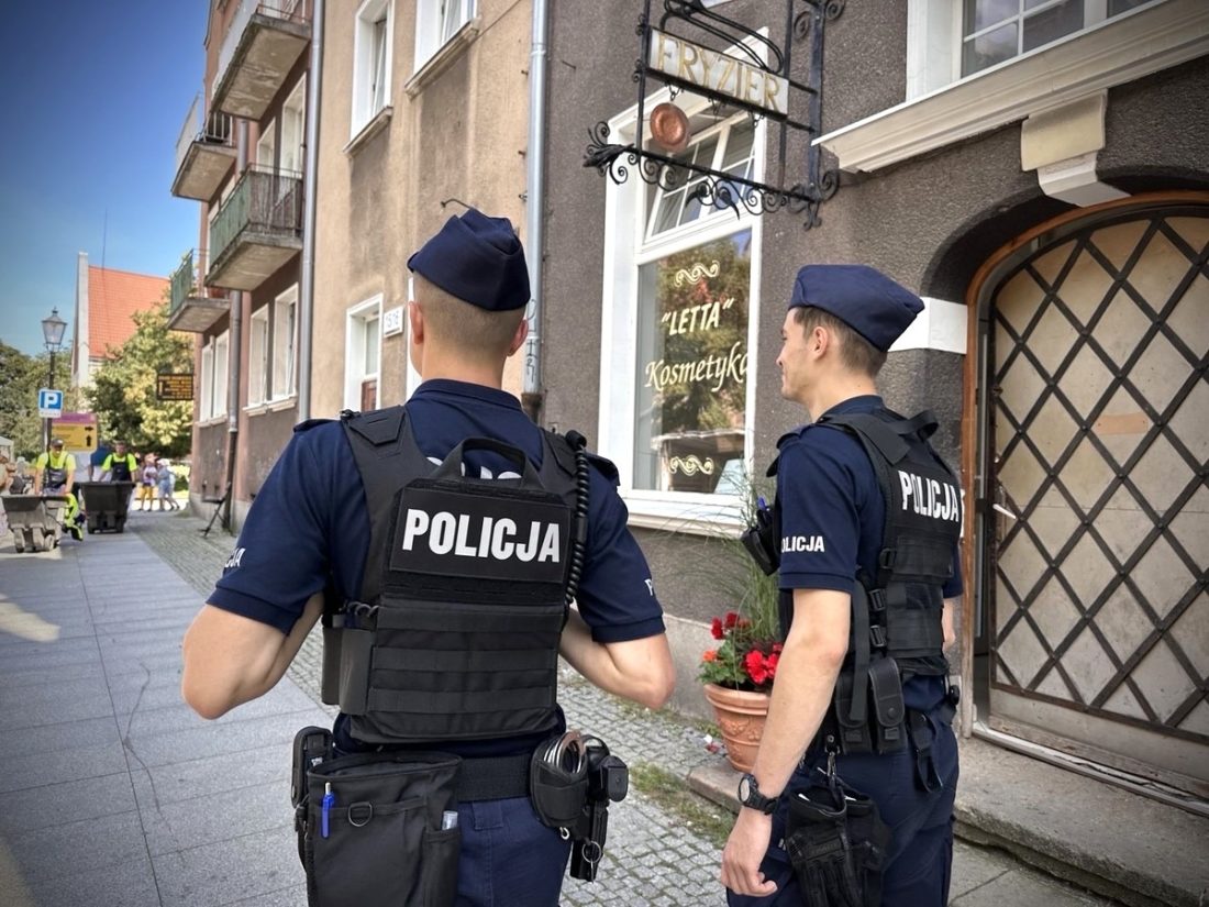 policjanci