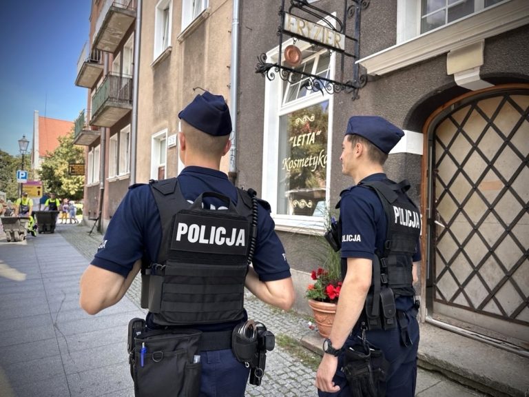 policjanci