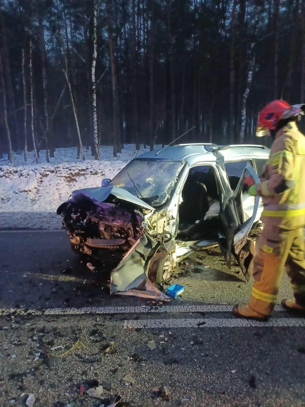 Tragedia na drodze! Nie żyje kierowca osobówki