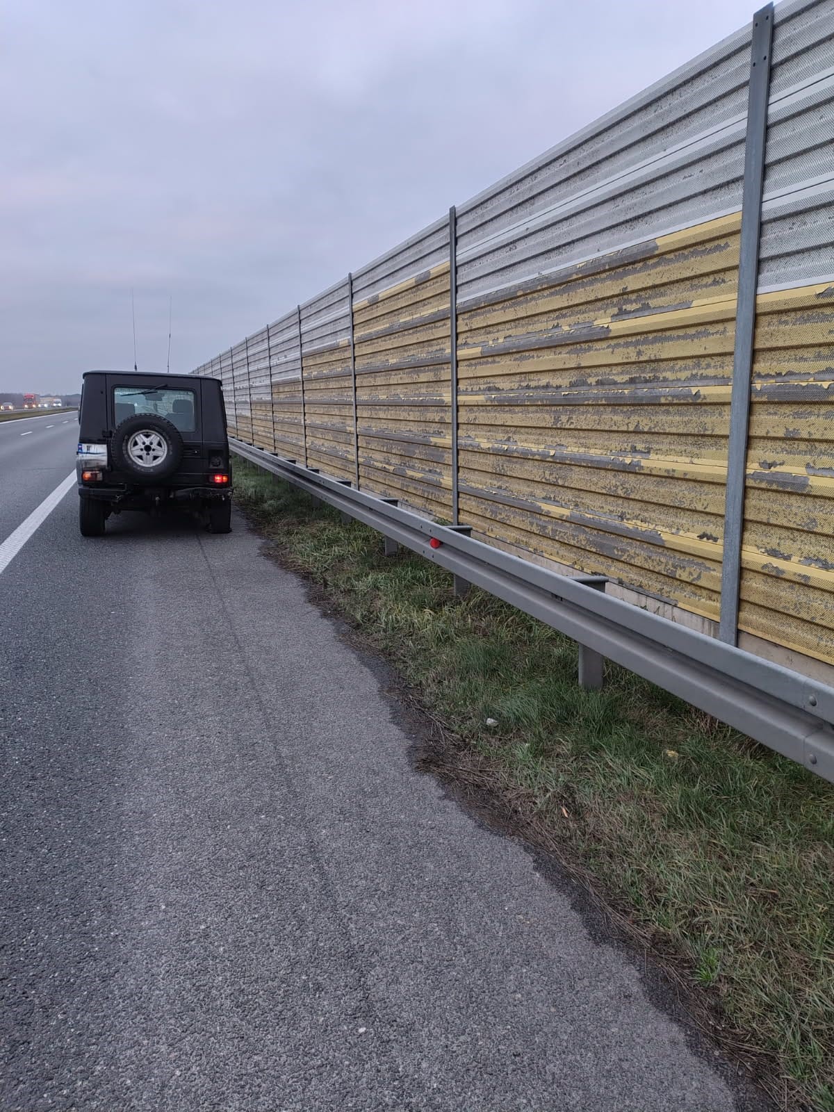 Na autostradzie toyota wjechała w mercedesa