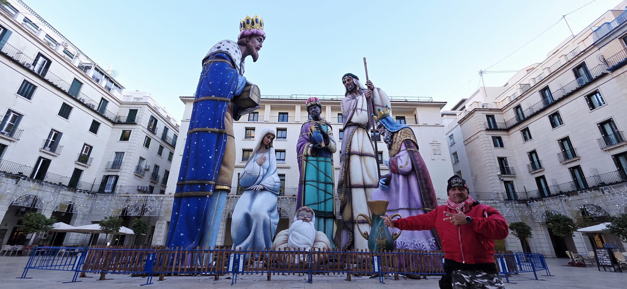 Alicante – odcinek 1. 17-metrowa szopka i kolorowe muchomory…