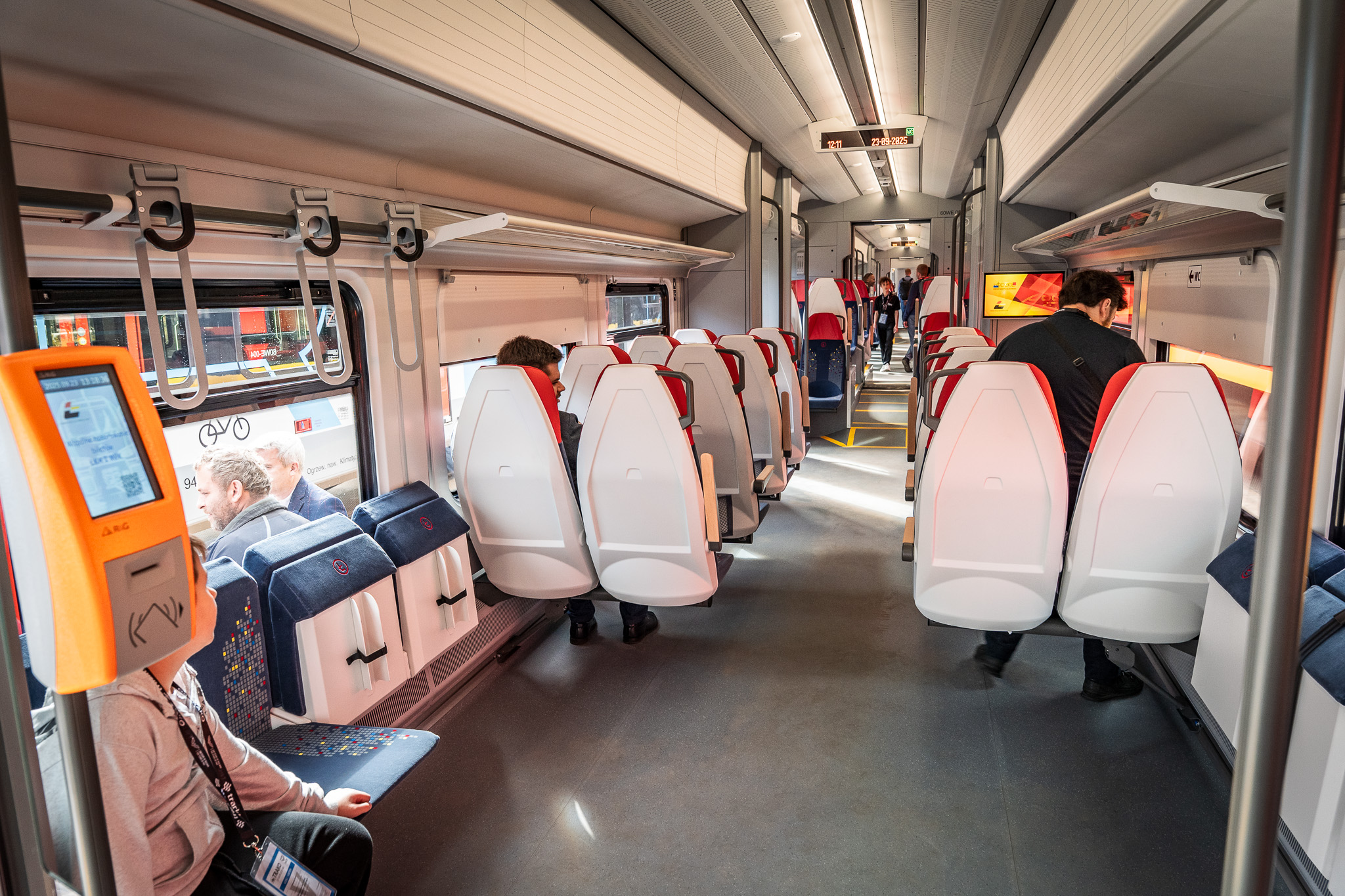 Elfy, czyli nowe pociągi dla ŁKA!