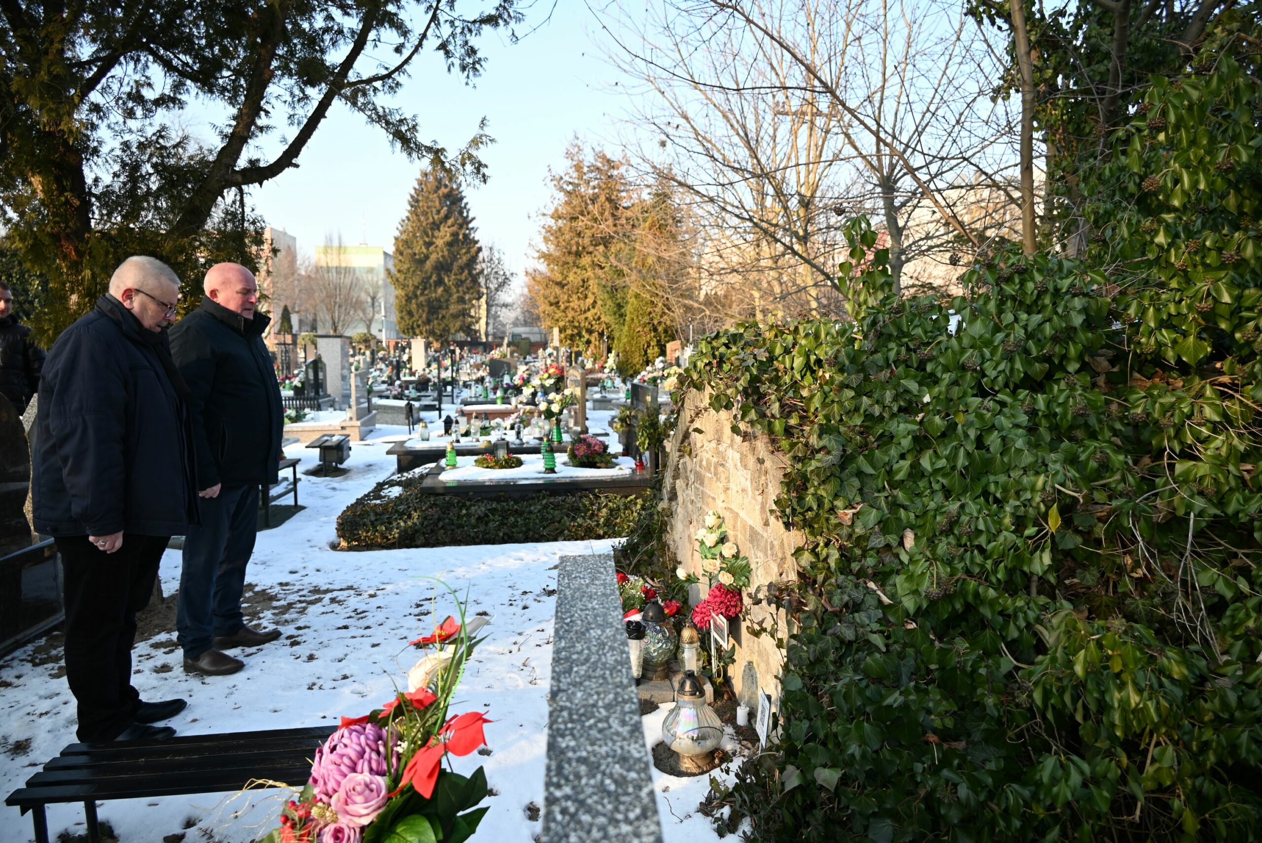 Burmistrzowie złożyli kwiaty