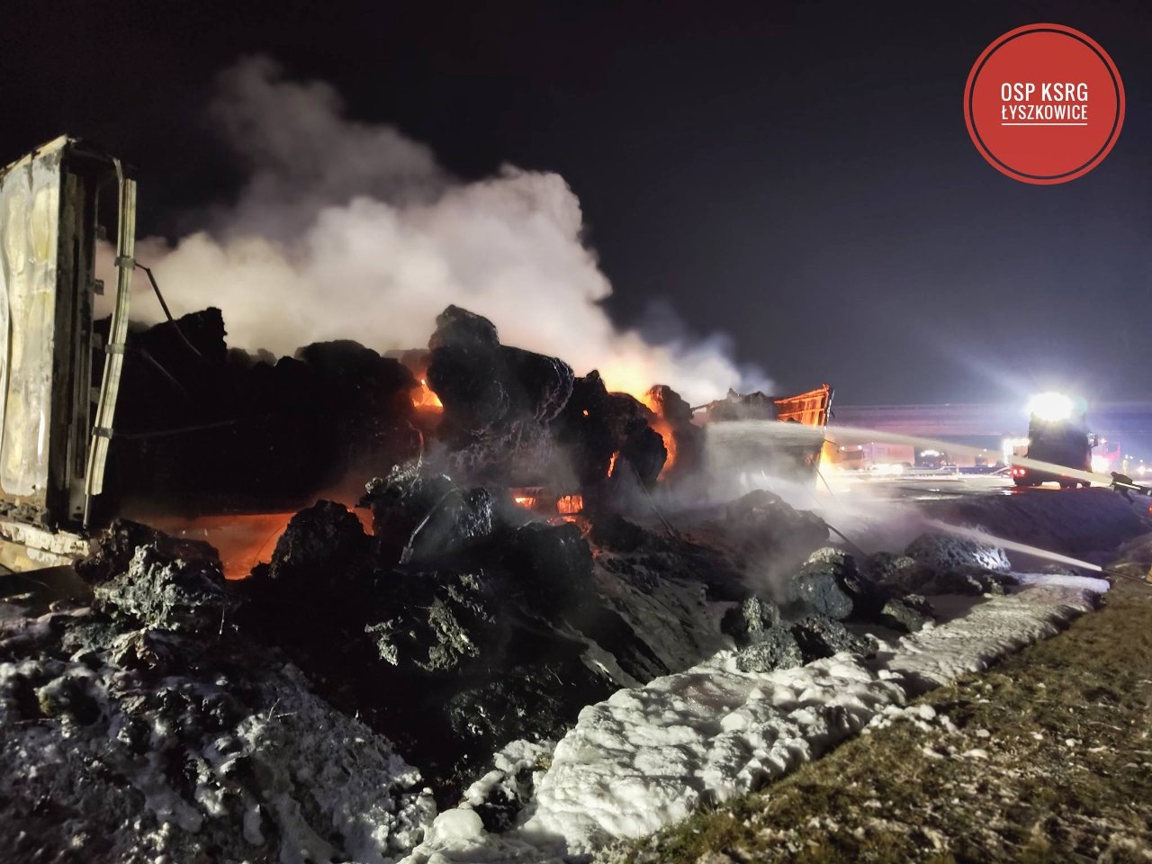 Na A2 ogromny pożar naczepy ciężarówki!