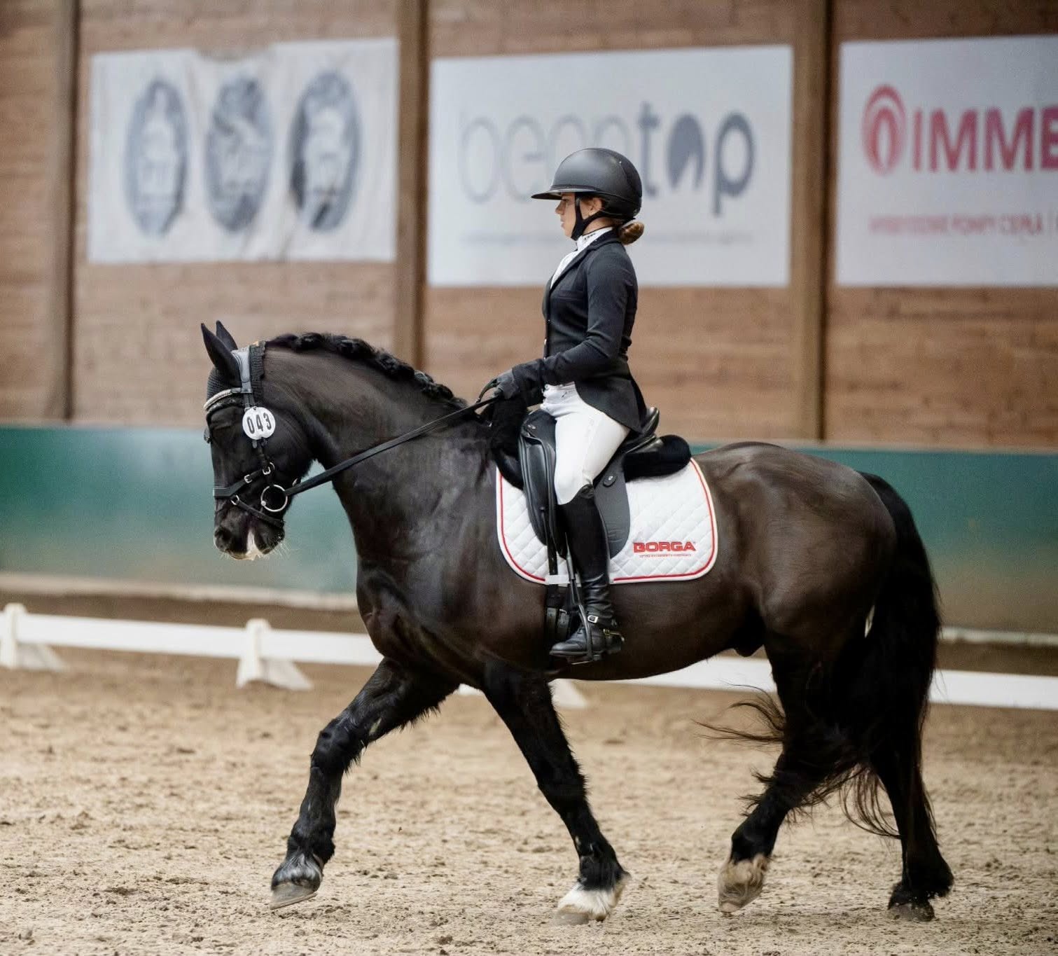 Na koń! Alicja nie ma z tym żadnych problemów