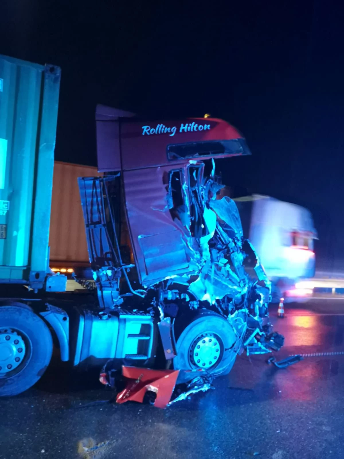 Ciężarówka uderzyła w wóz strażacki