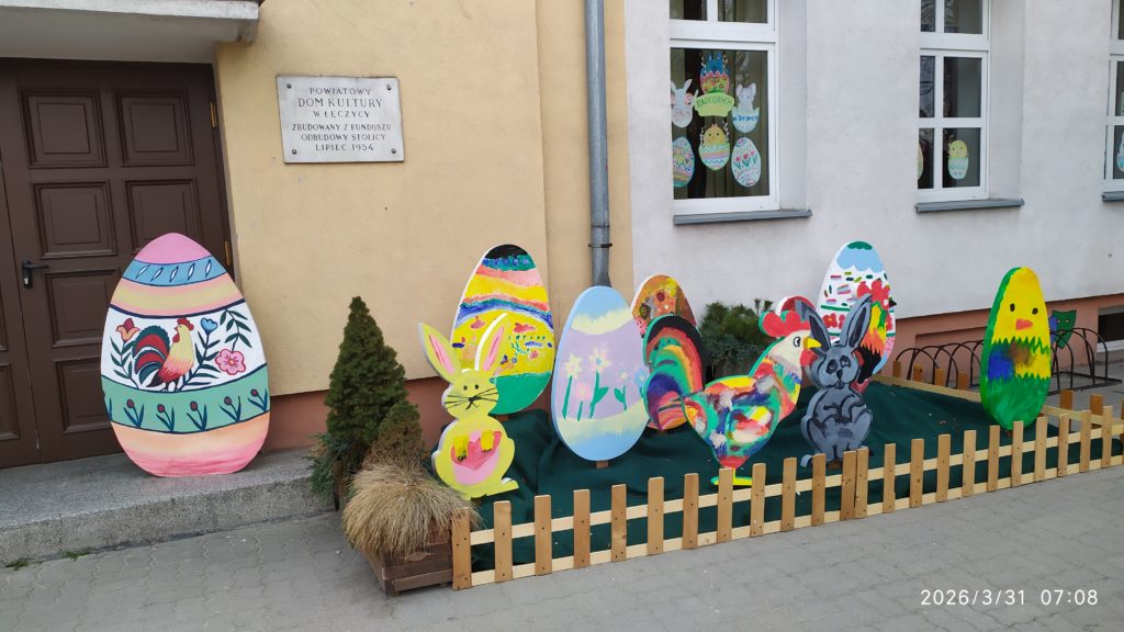 Wielkanoc przed Domem Kultury, na starówce… Boże Narodzenie