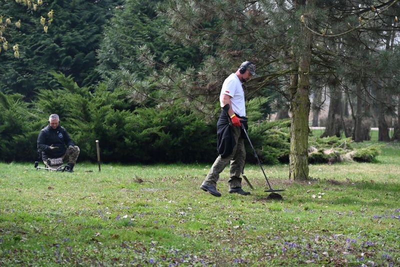 Skarby z łęczyckiego parku! To były owocne poszukiwania