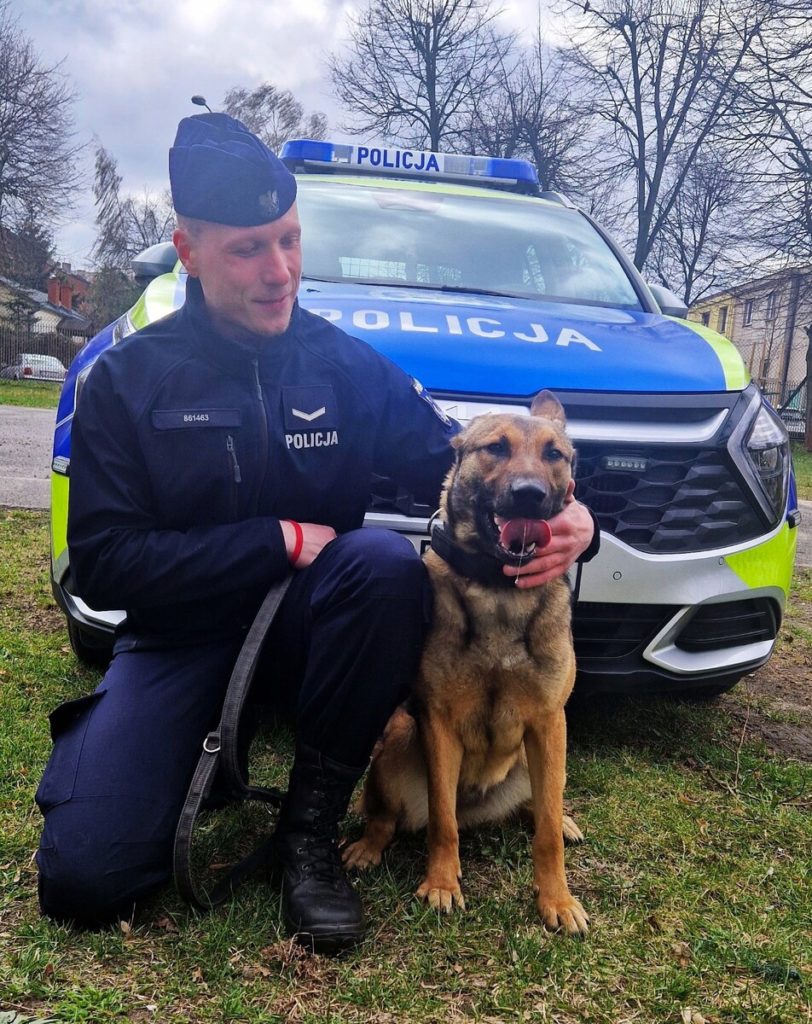 Wesoła dołączyła do policjantów