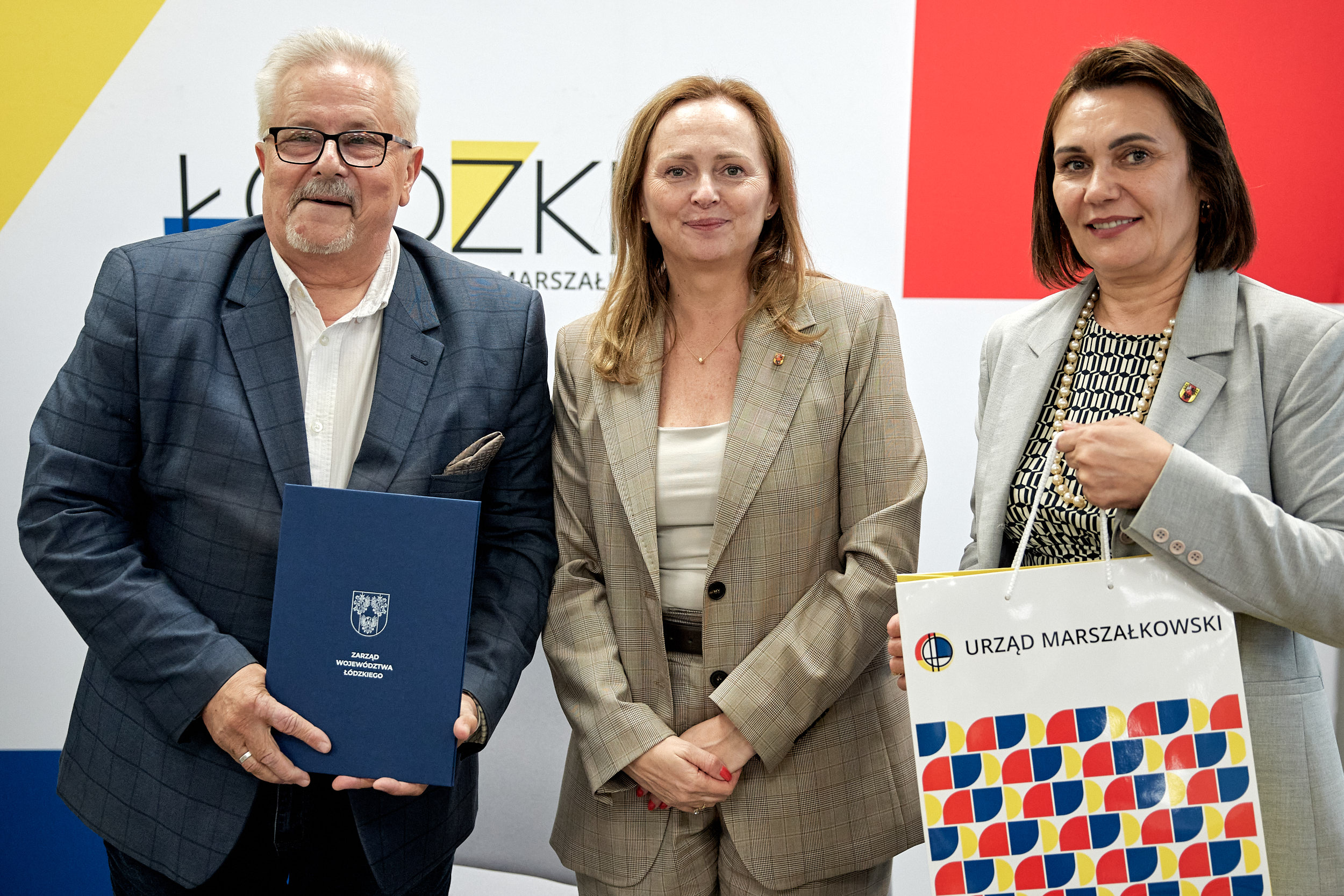 Pieniądze na walkę z bezdomnością psów i kotów, m.in. dla Ozorkowa i Łęczycy