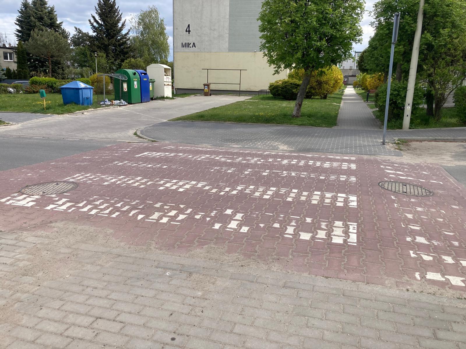 Kiedy zebra przy Dino? Co z wytartymi przejściami?