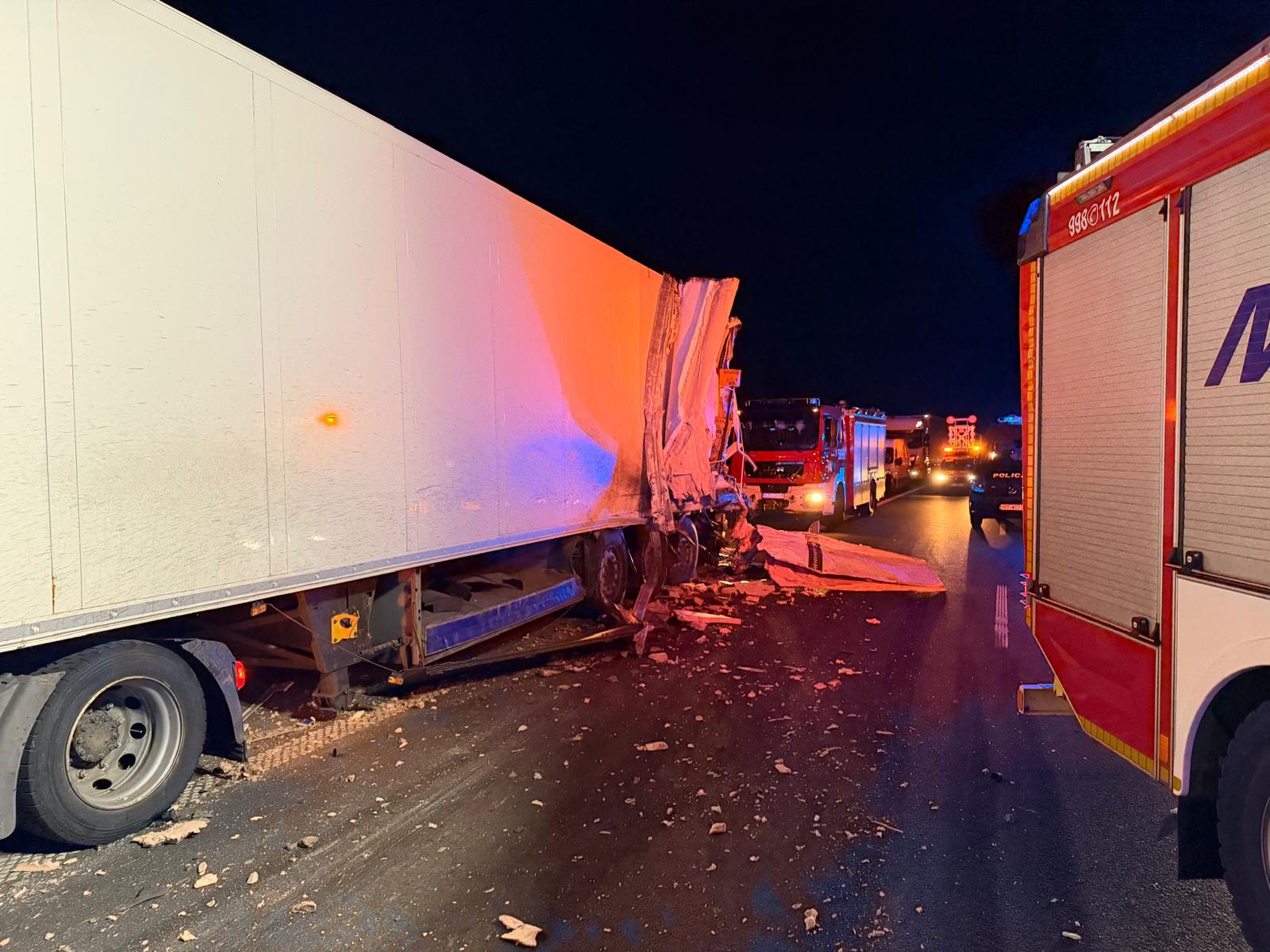 Na A2 groźny wypadek. 1 osoba ranna
