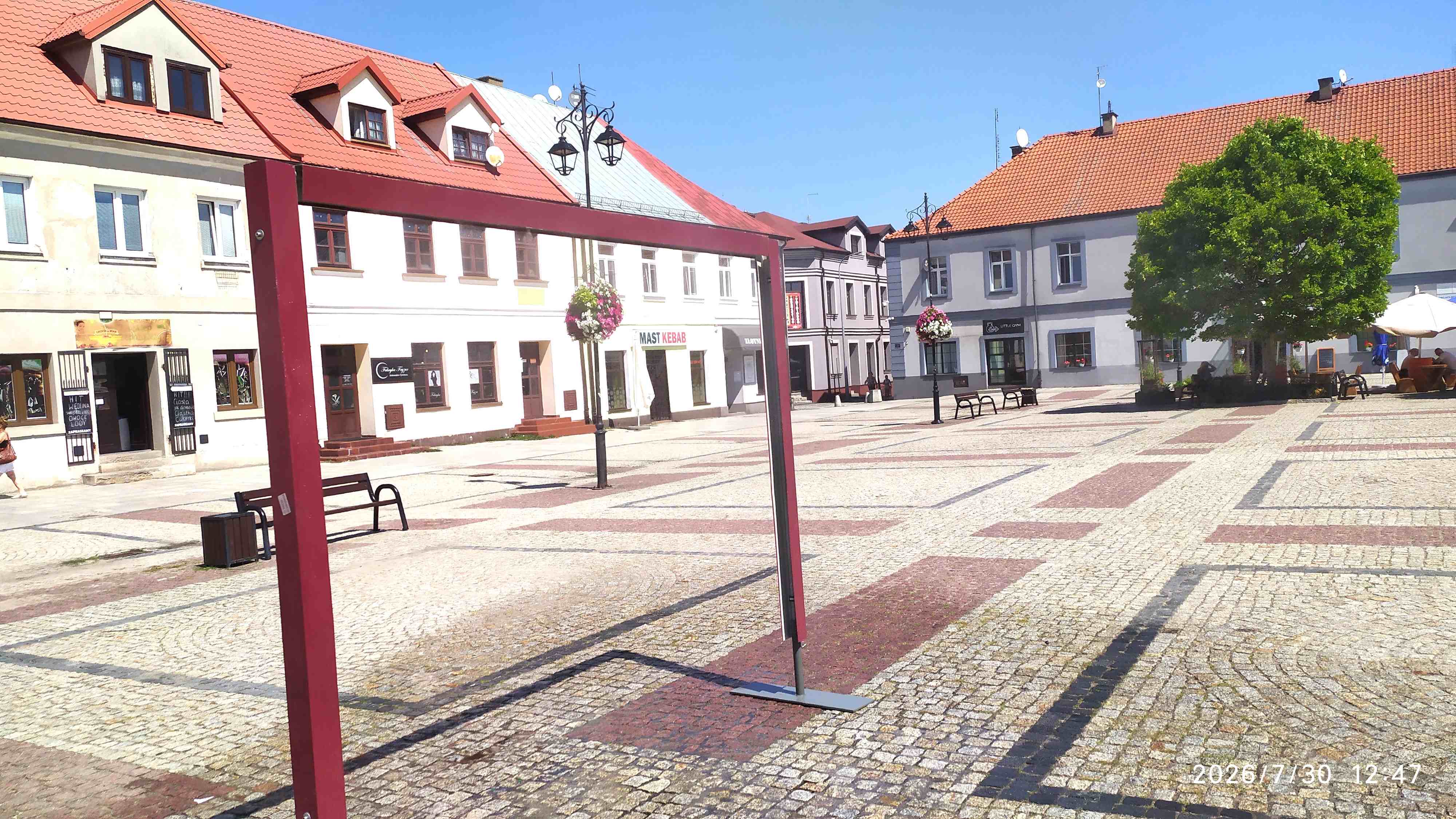 Ochłoda na placu z nowej kurtyny