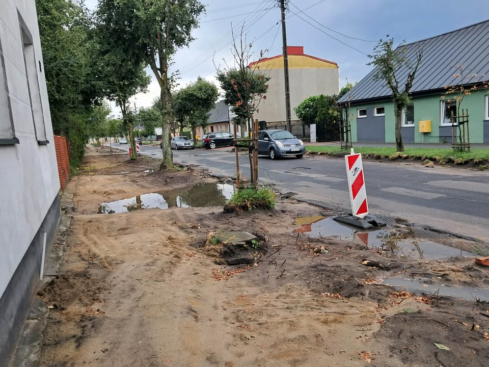 Rozgrzebali i zostawili… coraz większe nerwy na Kościuszki